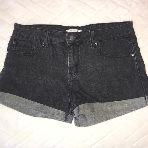 Forever 21 Pants - Women’s forever 21 size US 28 shorts